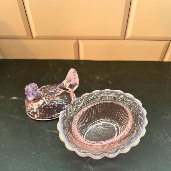 Mini Pink Opalescent Glass Mosser Hen on Nest - Picture 3 of 5